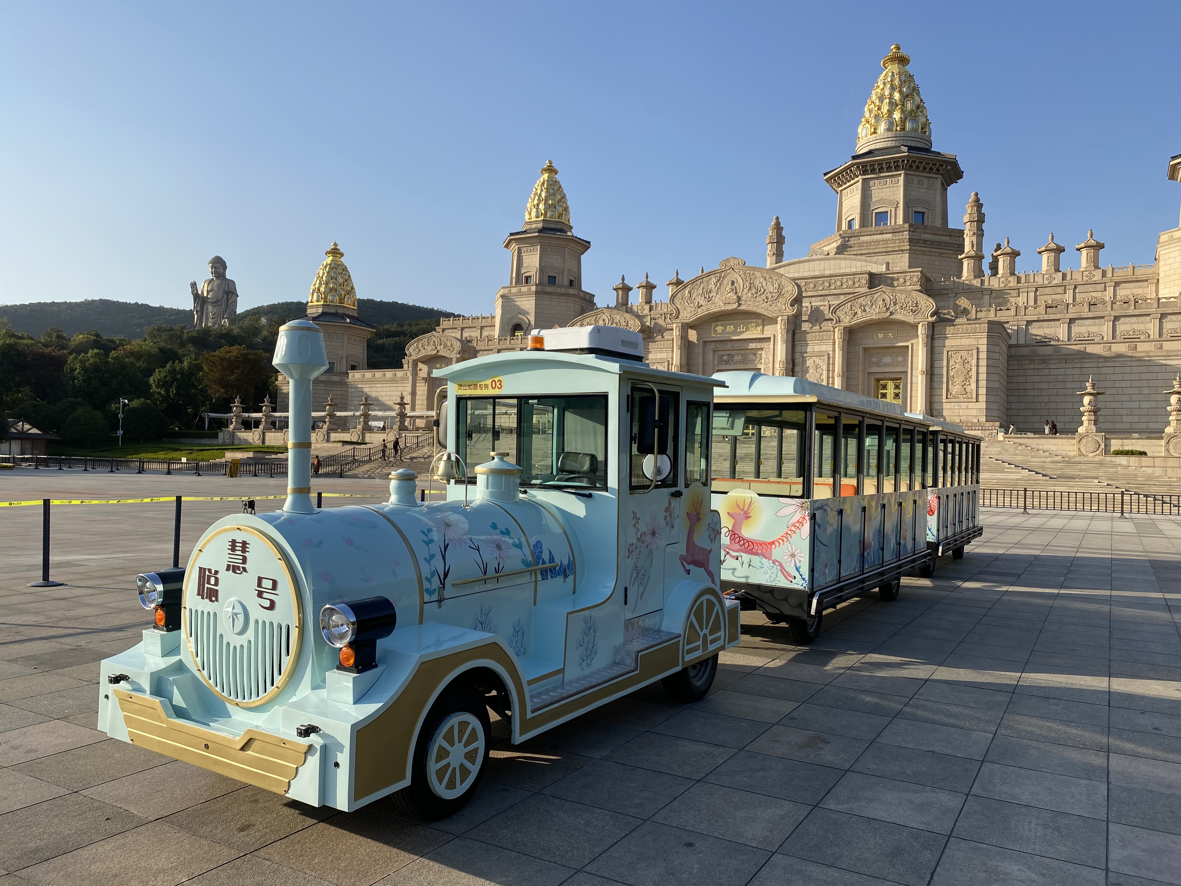观光小火车 50座气动半封闭贴纸无轨电车景区接待旅游车游览车