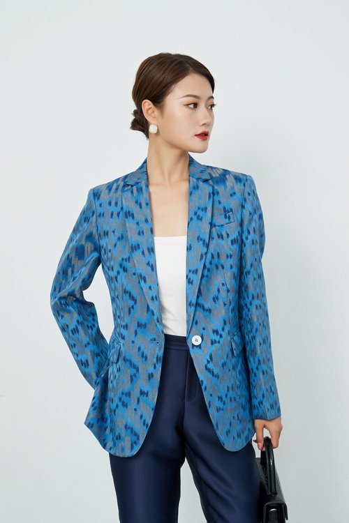 时尚女士西装定制 个性西服 面料优质 做工精细