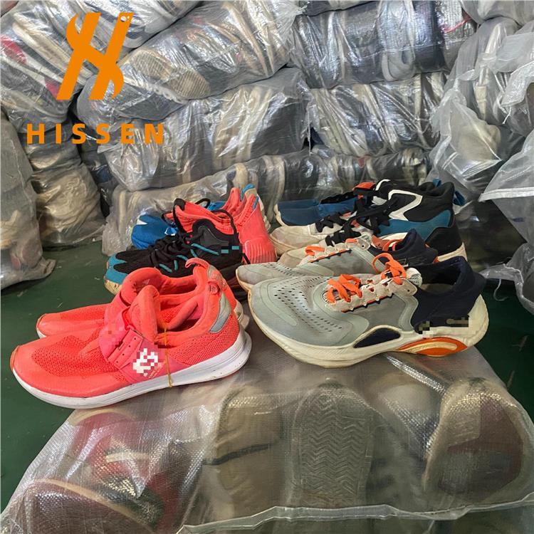 广州工厂二手鞋子外贸批发大码杂款混合鞋运动鞋休闲鞋used shoes
