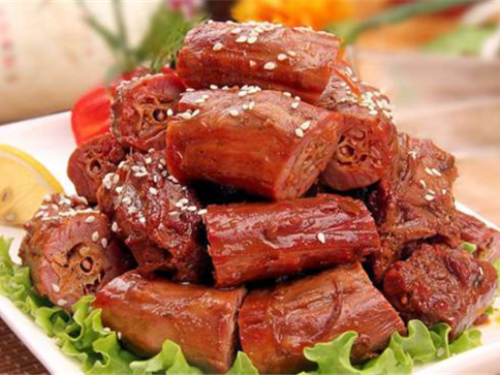 啃黑鸭鸭脖子
