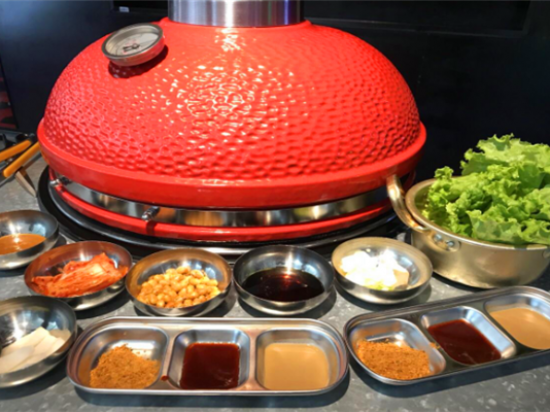 炉子旁烤肉