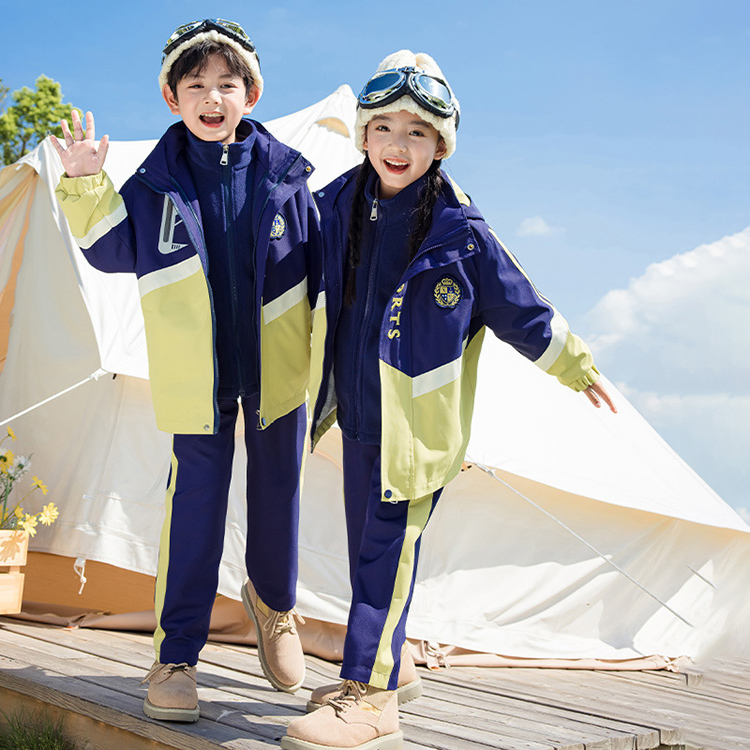 秋冬装冲锋衣定做 中小学生校服套装生产定制厂