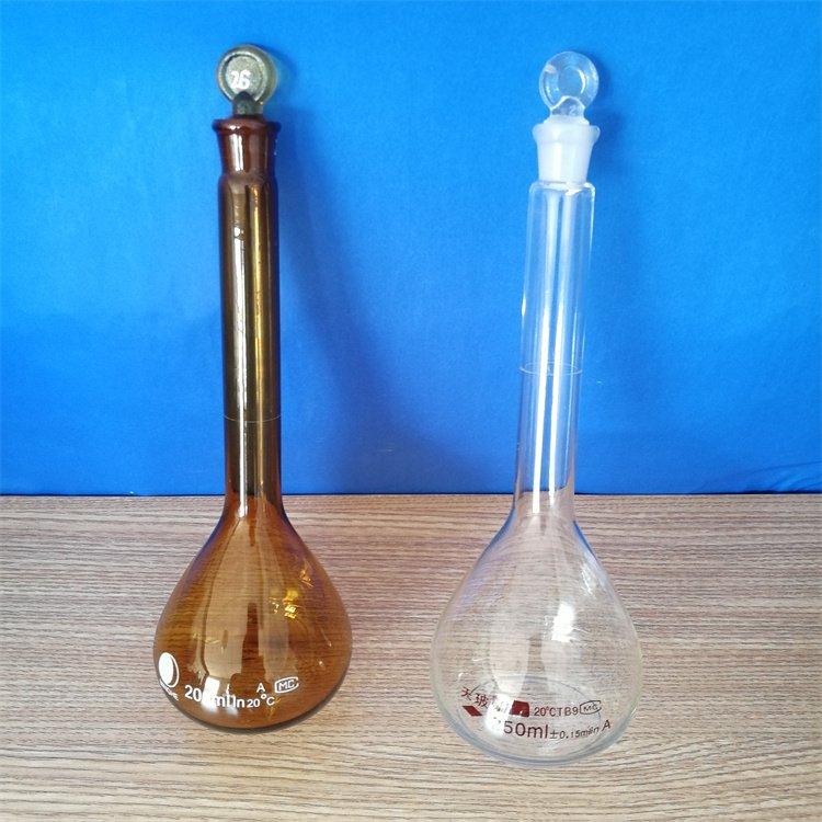 透明容量瓶 化学硼硅酸盐玻璃 带塞子的刻度 实验室