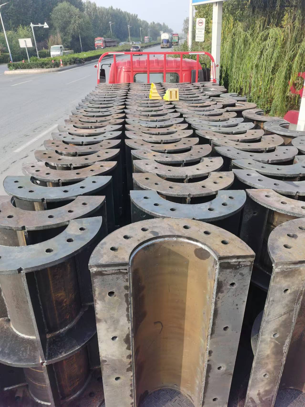 钢板焊接抱箍异型件 加厚钢加工件 邯泰 钻孔切割钢板件 可定制