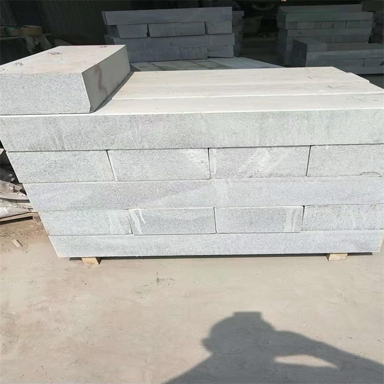 庭院建筑路沿石 景区公园路边石 道路两边路牙石 坚固耐腐蚀 诚友石材
