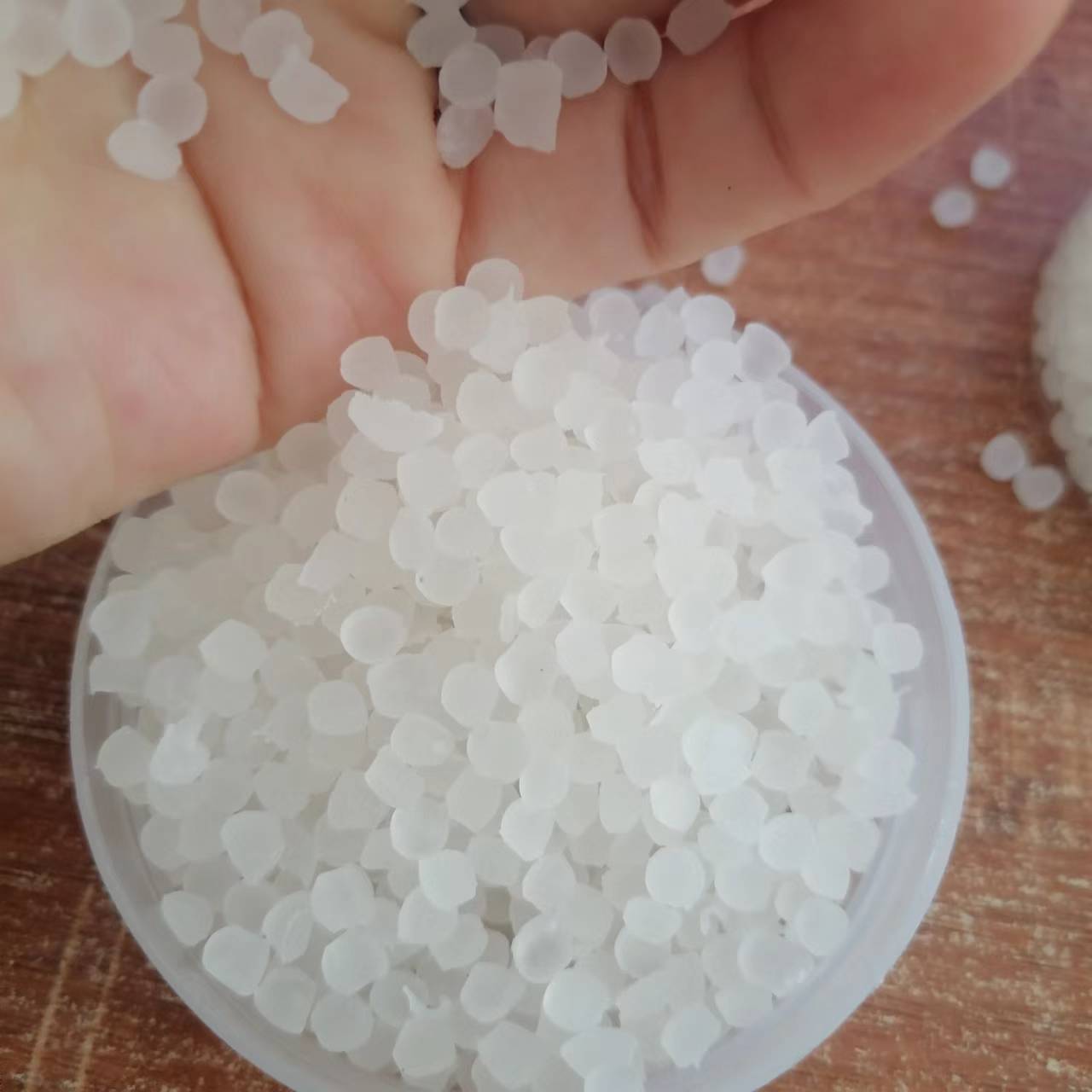 丁腈颗粒 丁腈橡胶粒 硬度40-70度 注塑级 挤出级 用于PVC高性能改性