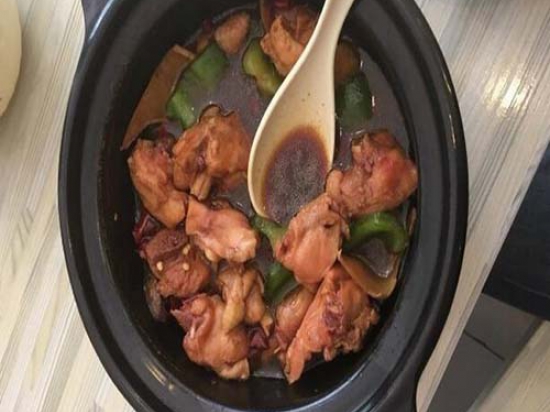 甲甲旺黄焖鸡米饭