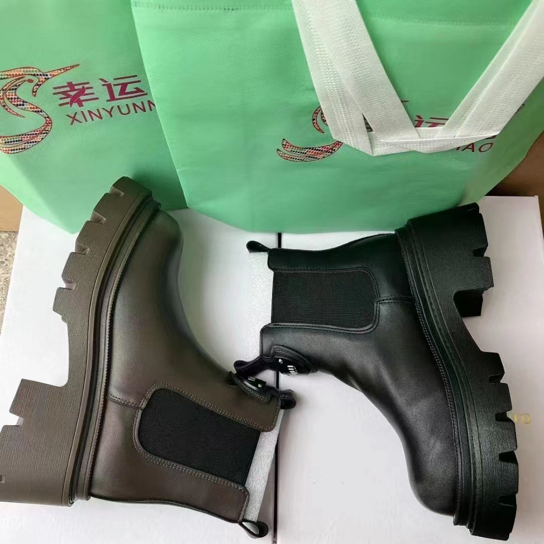 秋冬休闲时装靴批发外贸库存处理鞋摆地摊低价厚底粗跟加棉马丁靴
