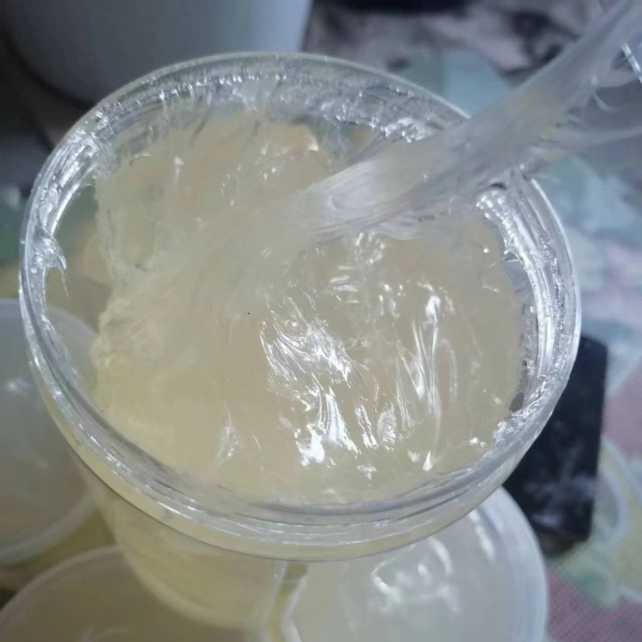防水卷材 胶粘剂用液体丁基橡胶 10-15分子量 高粘度 拉丝强度高