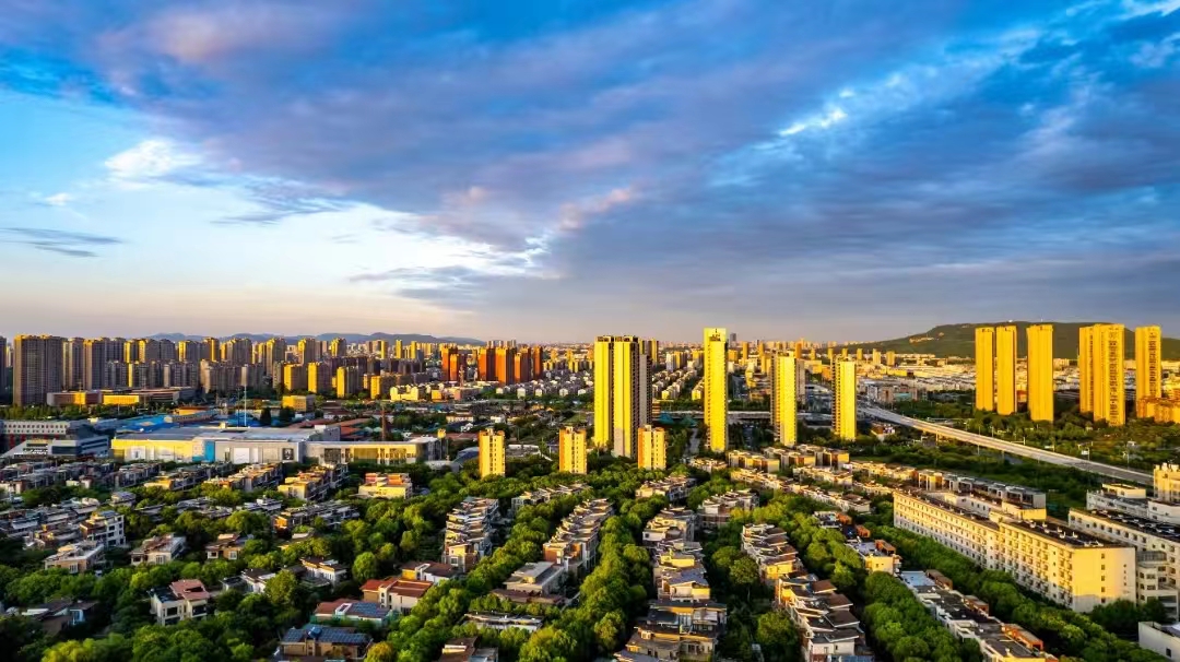 区领导调研高温天气防范应对工作