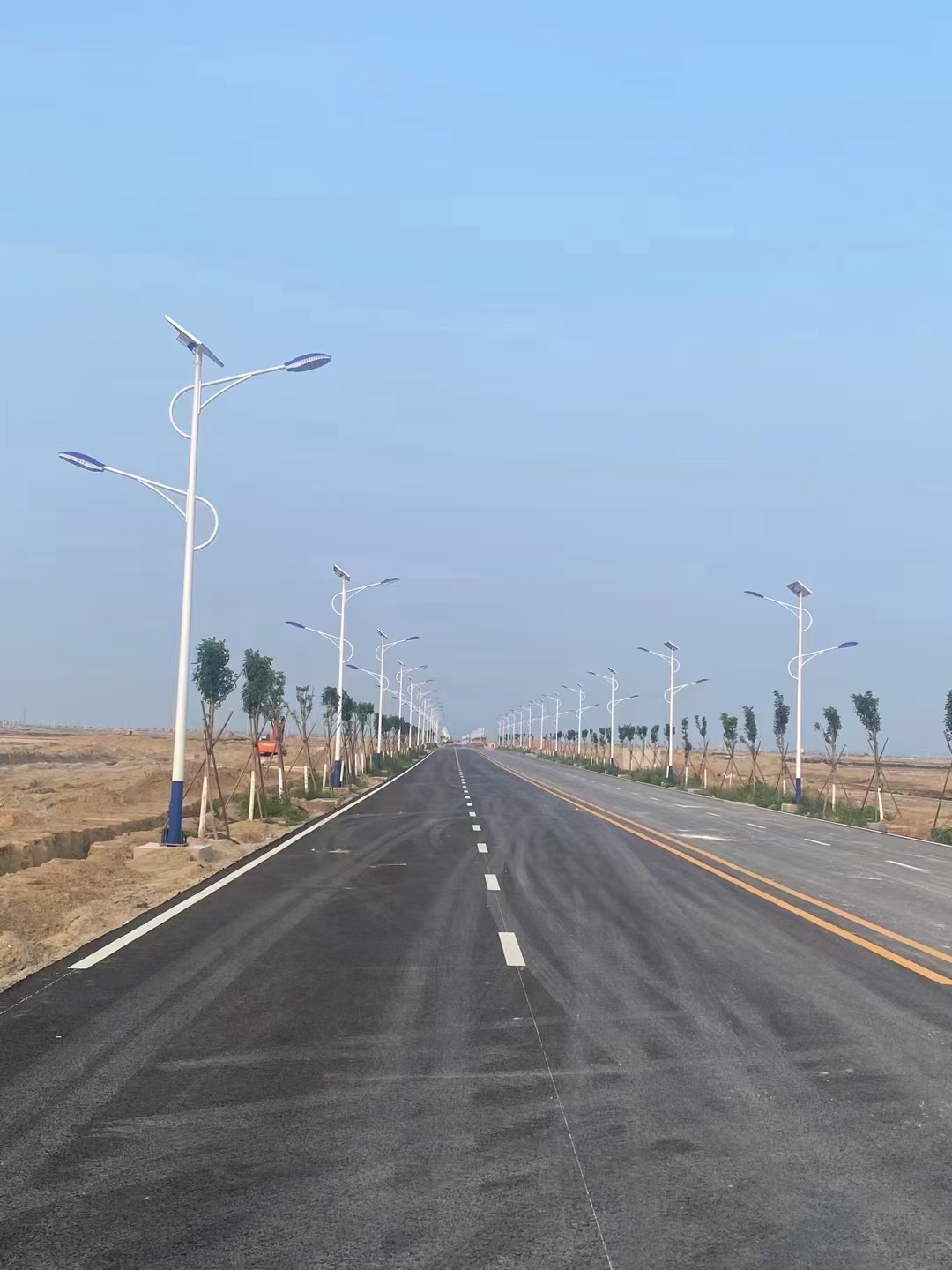超亮太阳能路灯 6米7米户外灯 农村道路 路灯杆led灯具厂家 艾力晶