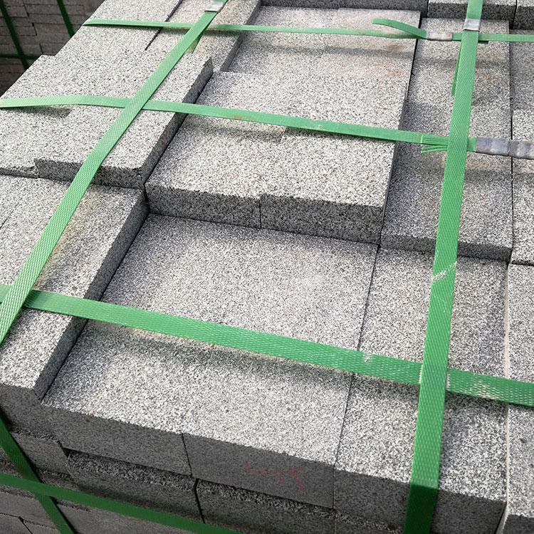 鼎拓 芝麻黑石材花岗岩 火烧面荔枝面路沿石 承接大小工程
