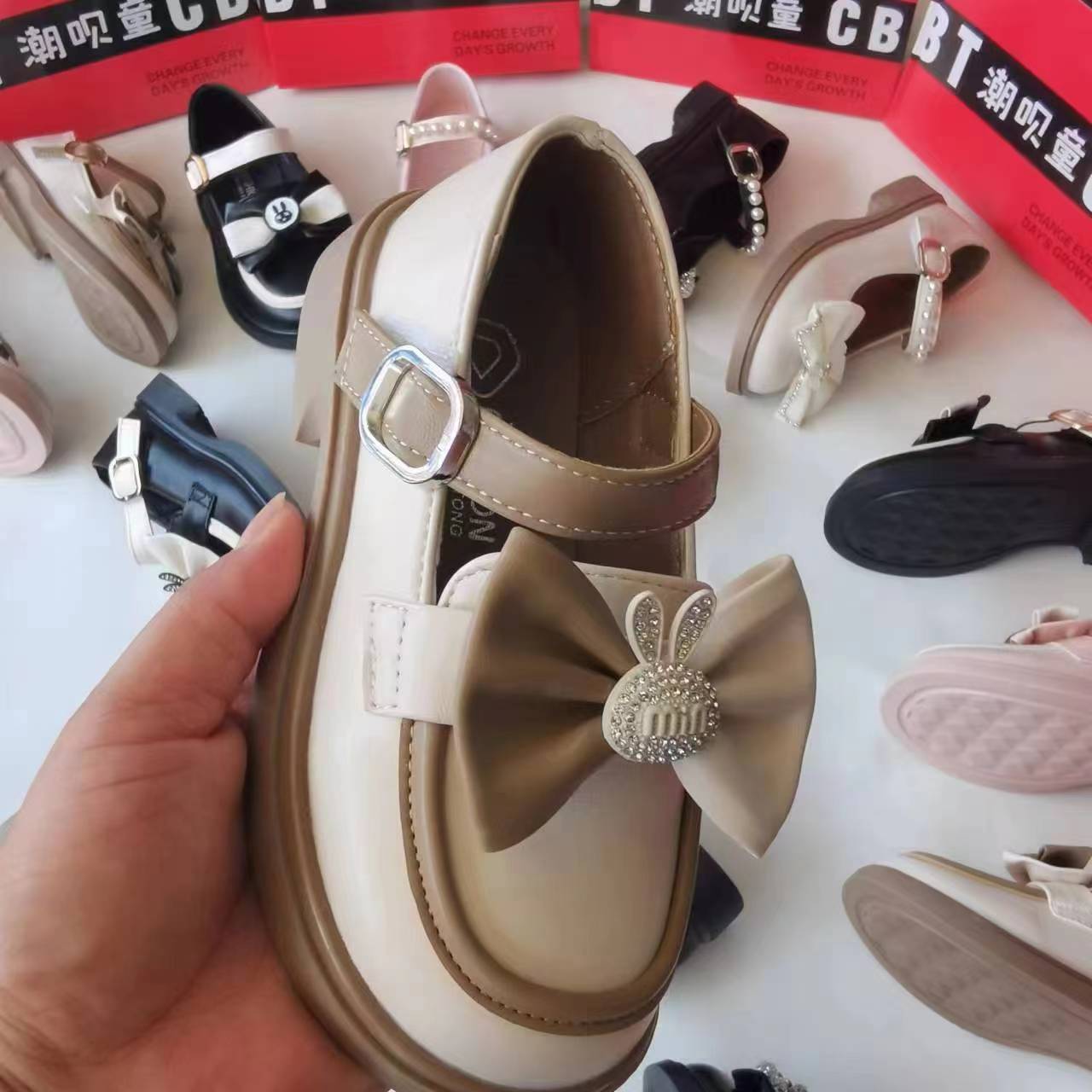 处理鞋地摊库存鞋批发处理杂款鞋断码鞋尾货货源内销外贸直播赶集