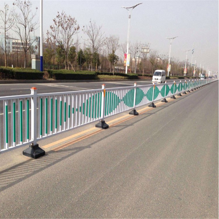 闯锌钢市政护栏 防腐蚀抗老化城市交通栅栏 加厚马路中间分流围栏