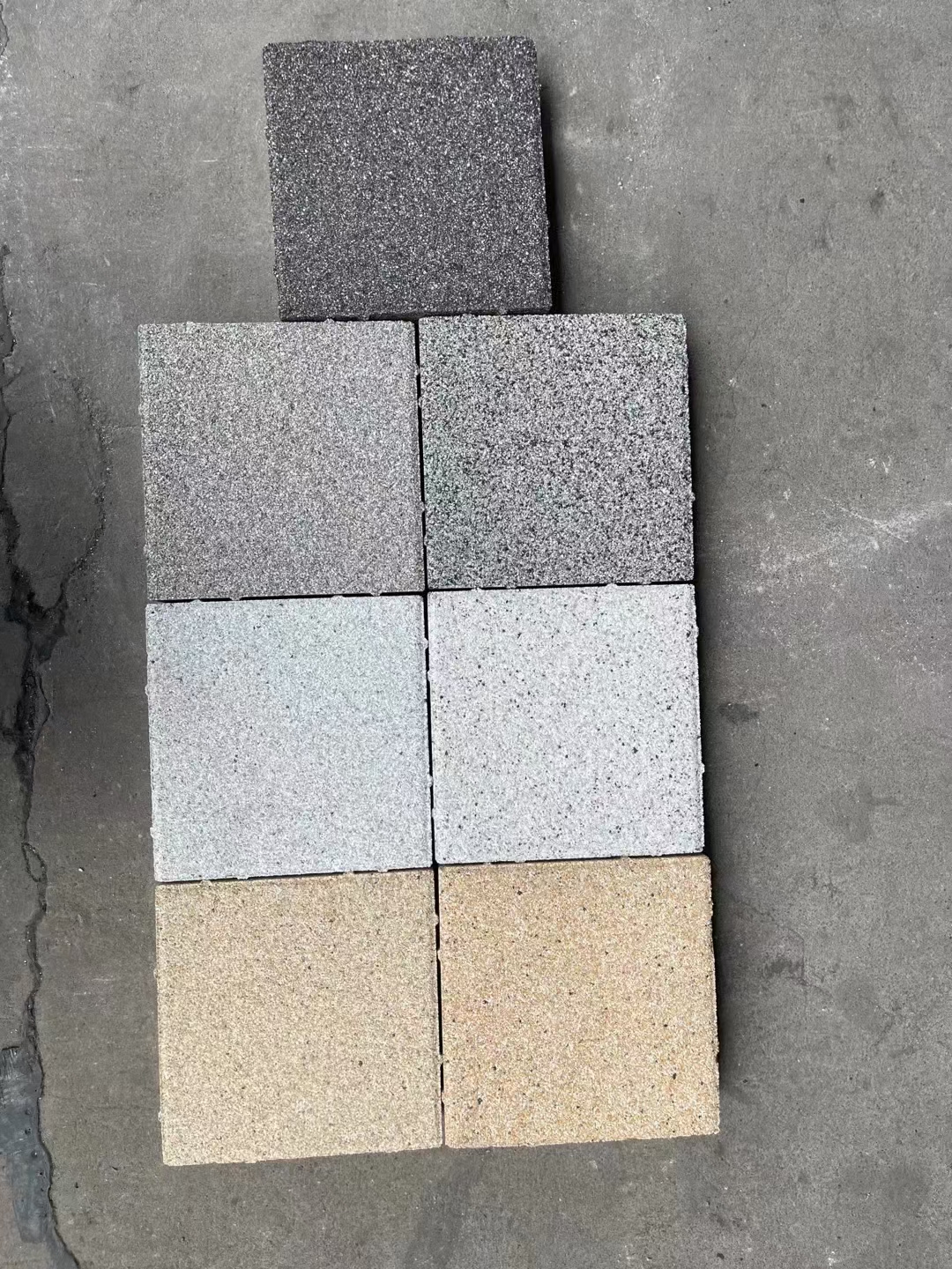 绿透高温烧制 抗压耐磨 陶瓷透水砖 强度好 600*600 生态地铺石仿石砖