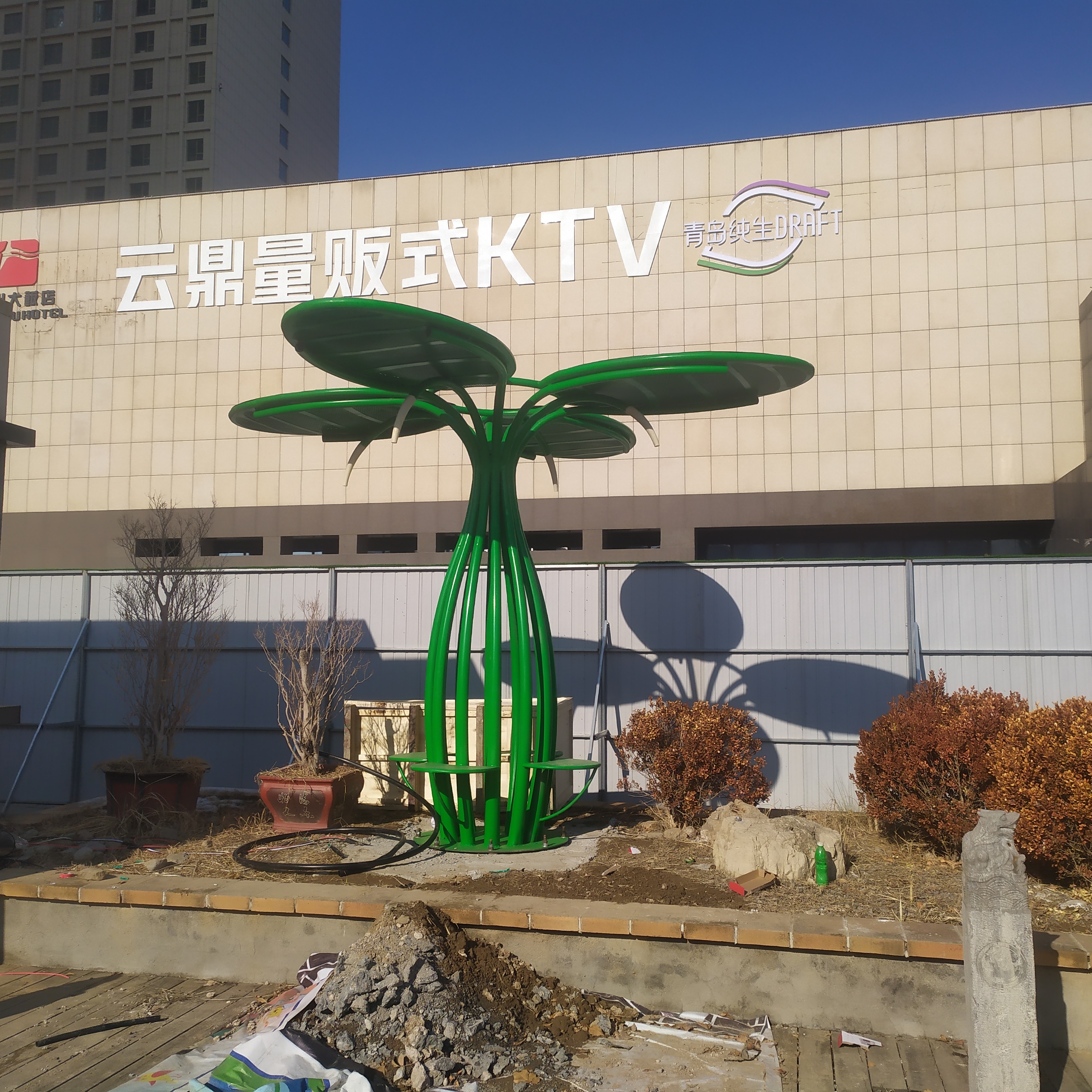 四两 光伏发电周边树 高效能太阳能板 供电 公司
