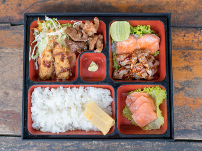 梁先生鸡腿饭