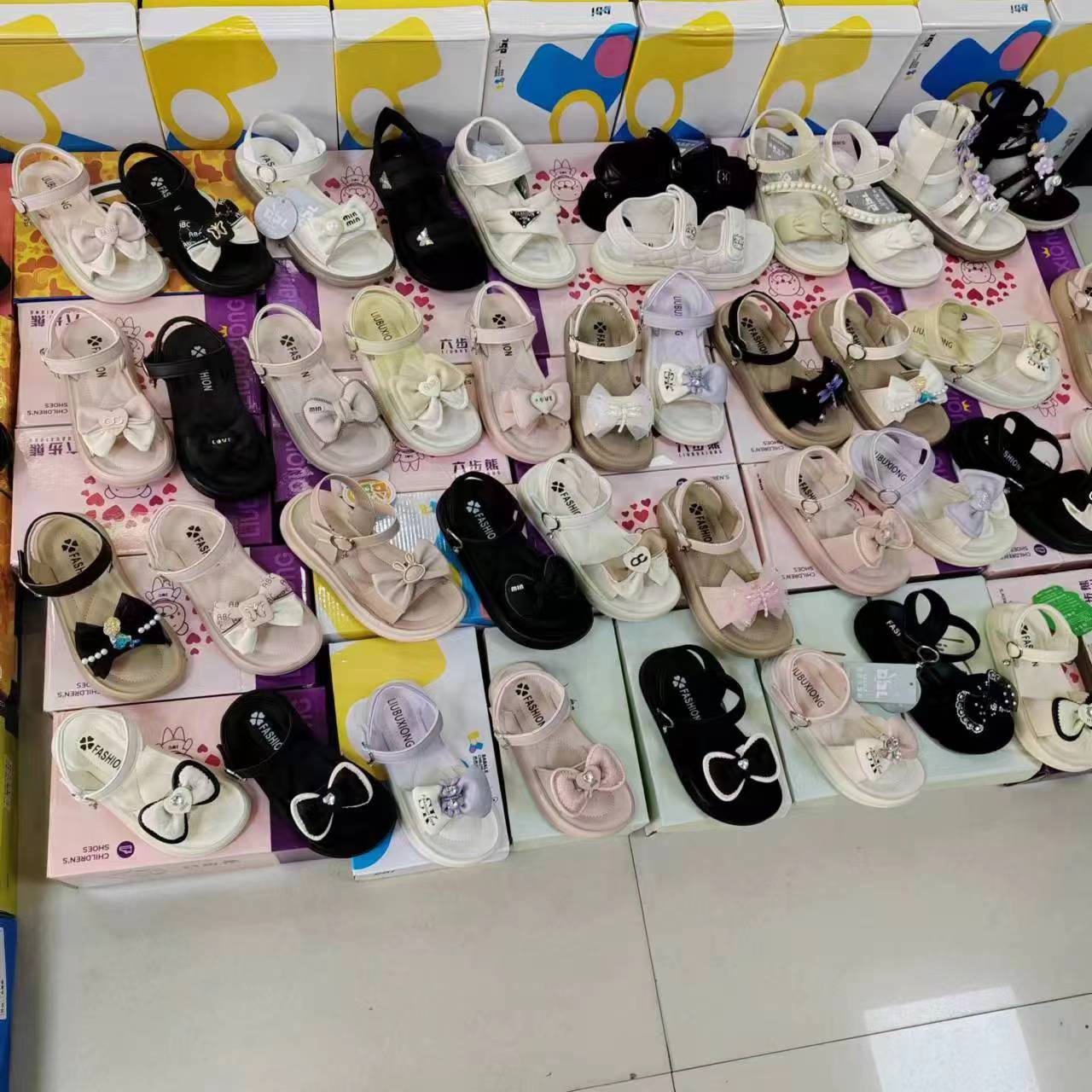 女童凉鞋尾货库存 儿童外贸鞋杂款断码直播鞋批发