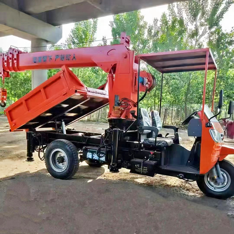 25马力小型三轮随车吊厂家 农用液压建筑小吊车 副变速三马自备吊