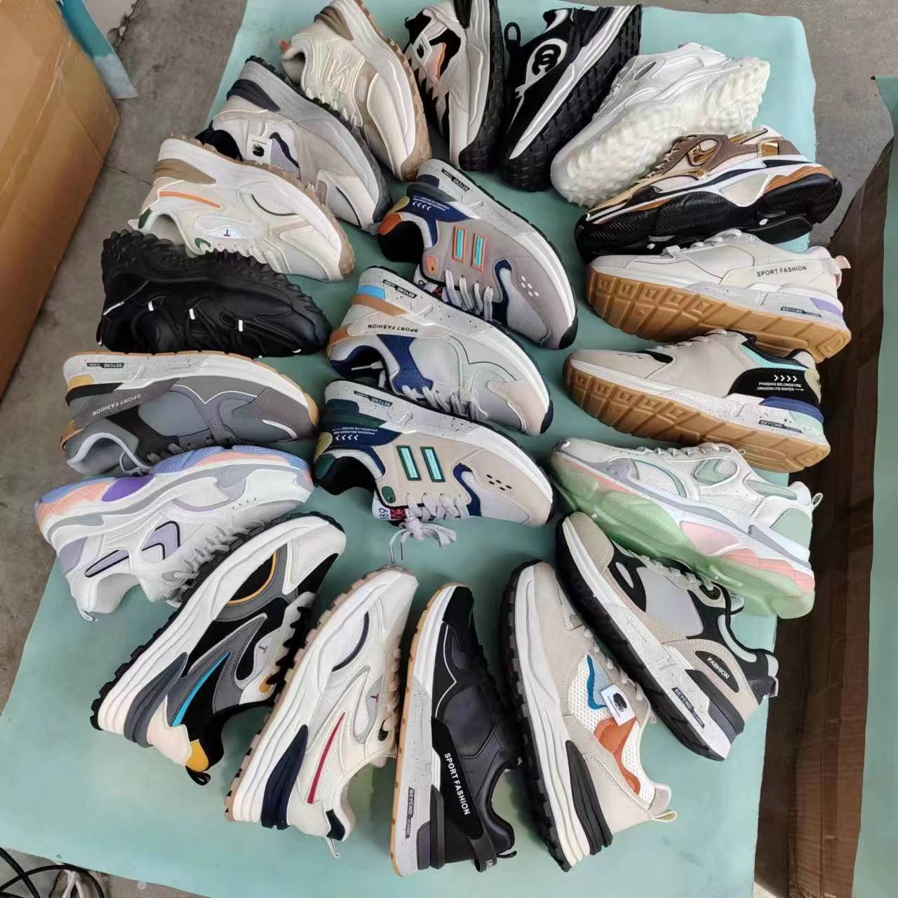 低价批发 地摊赶集货源 跑量鞋子库存3-10元模式走量 处理鞋内销外贸