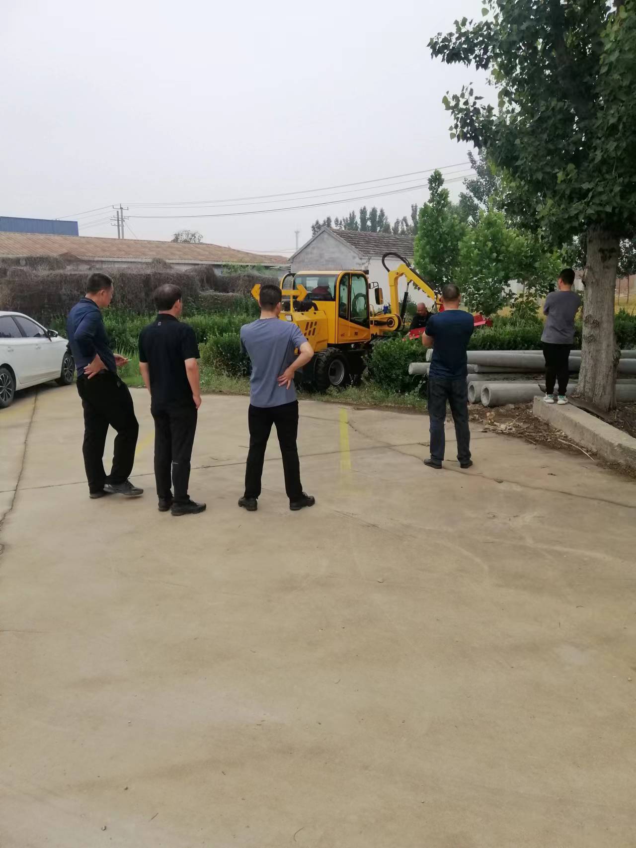 高枝修剪机械 园林养护机器 绿篱裁剪机 绿化带修剪车 生产厂家