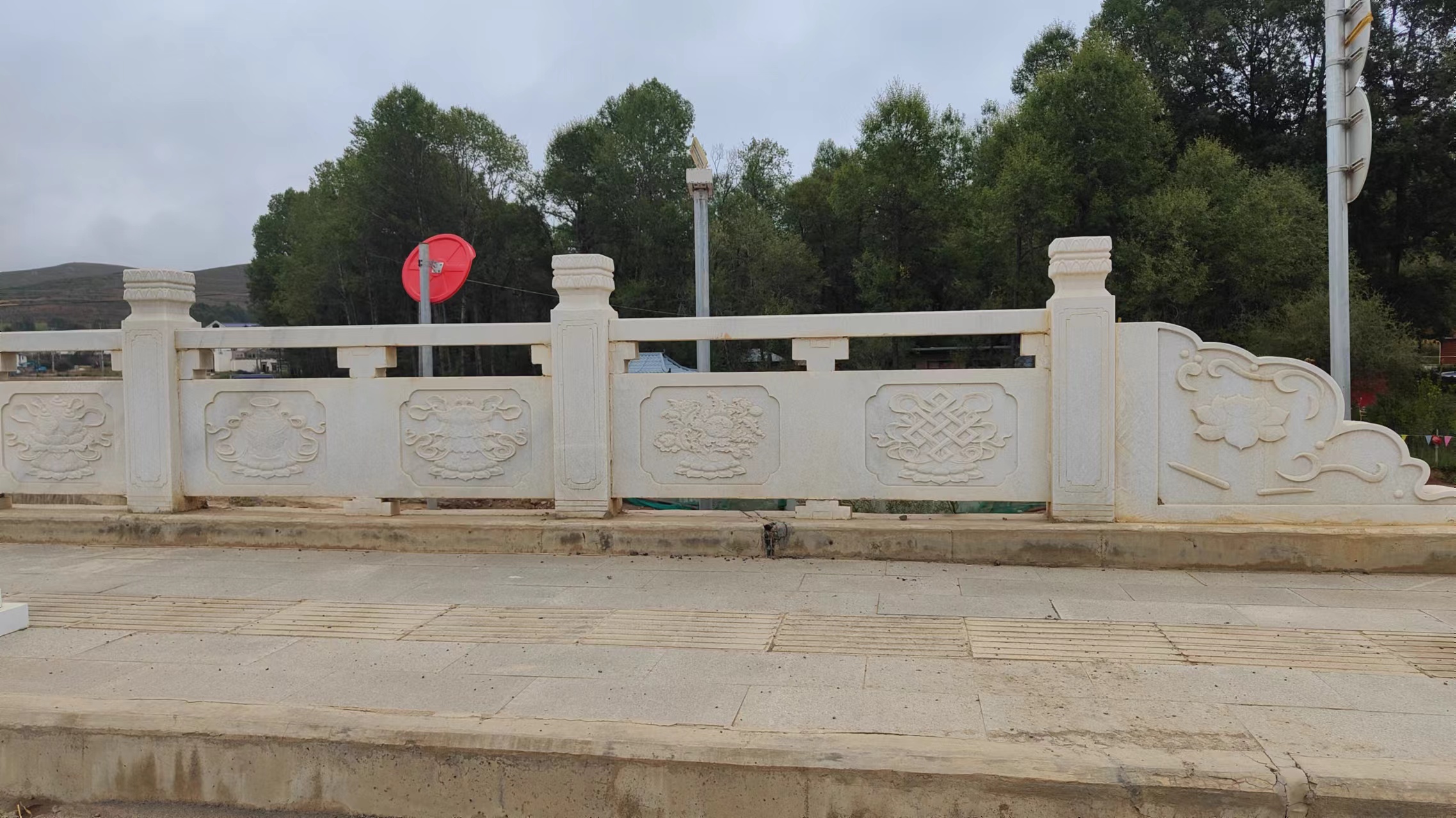 诚祥石材 石艺栏板 花岗岩栏杆 精雕细琢上门安装