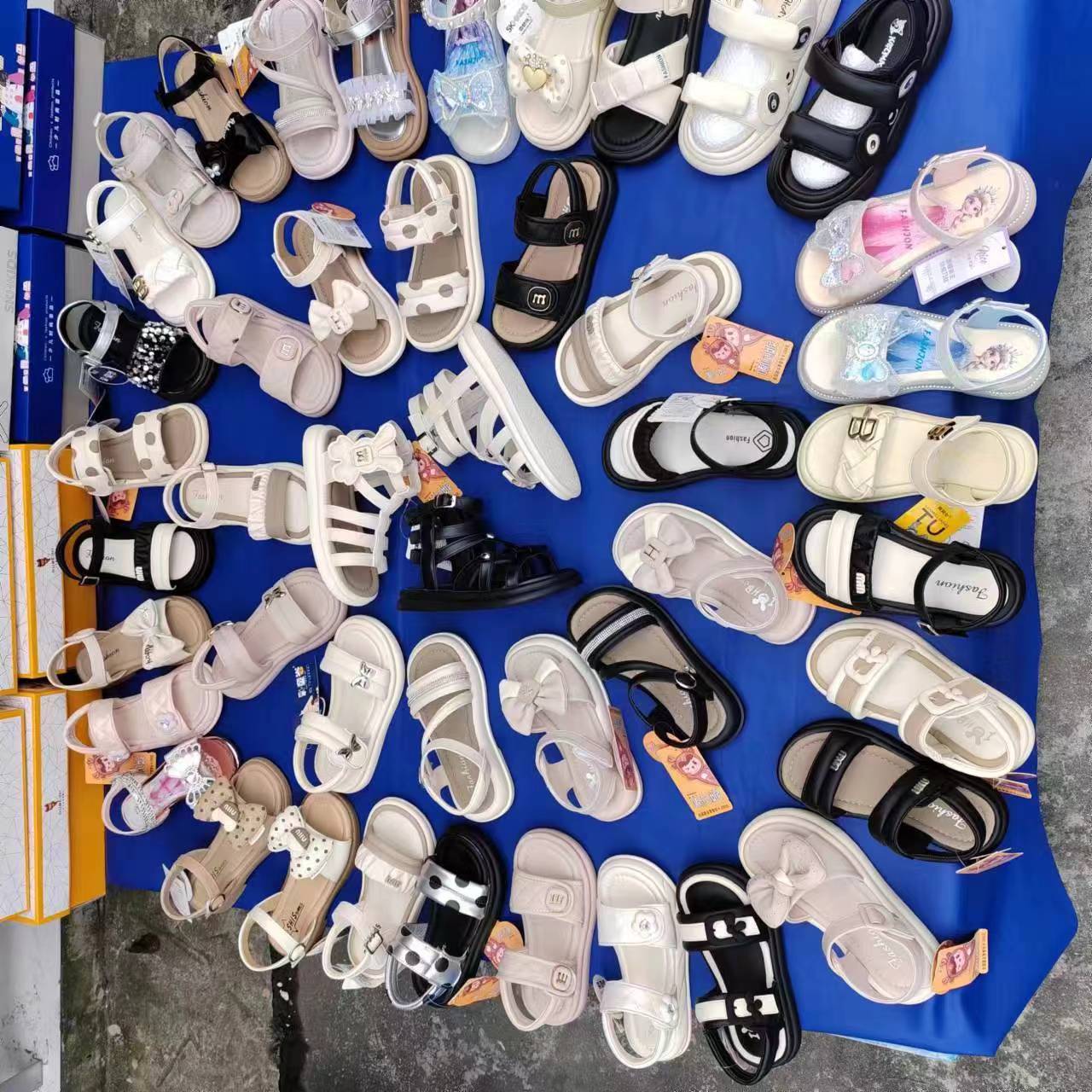 现货通用四季鞋 Q892粘胶鞋 平跟纯色前系带男女鞋夜市赶集开店创业