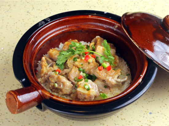 麦多家煲仔饭