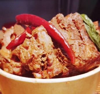 小杨阿森酱骨头米饭