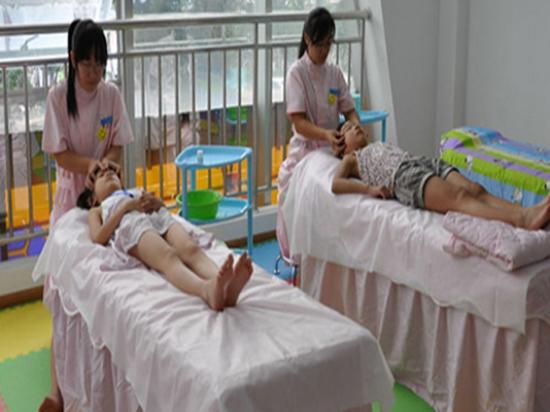护视亮视力保健中心