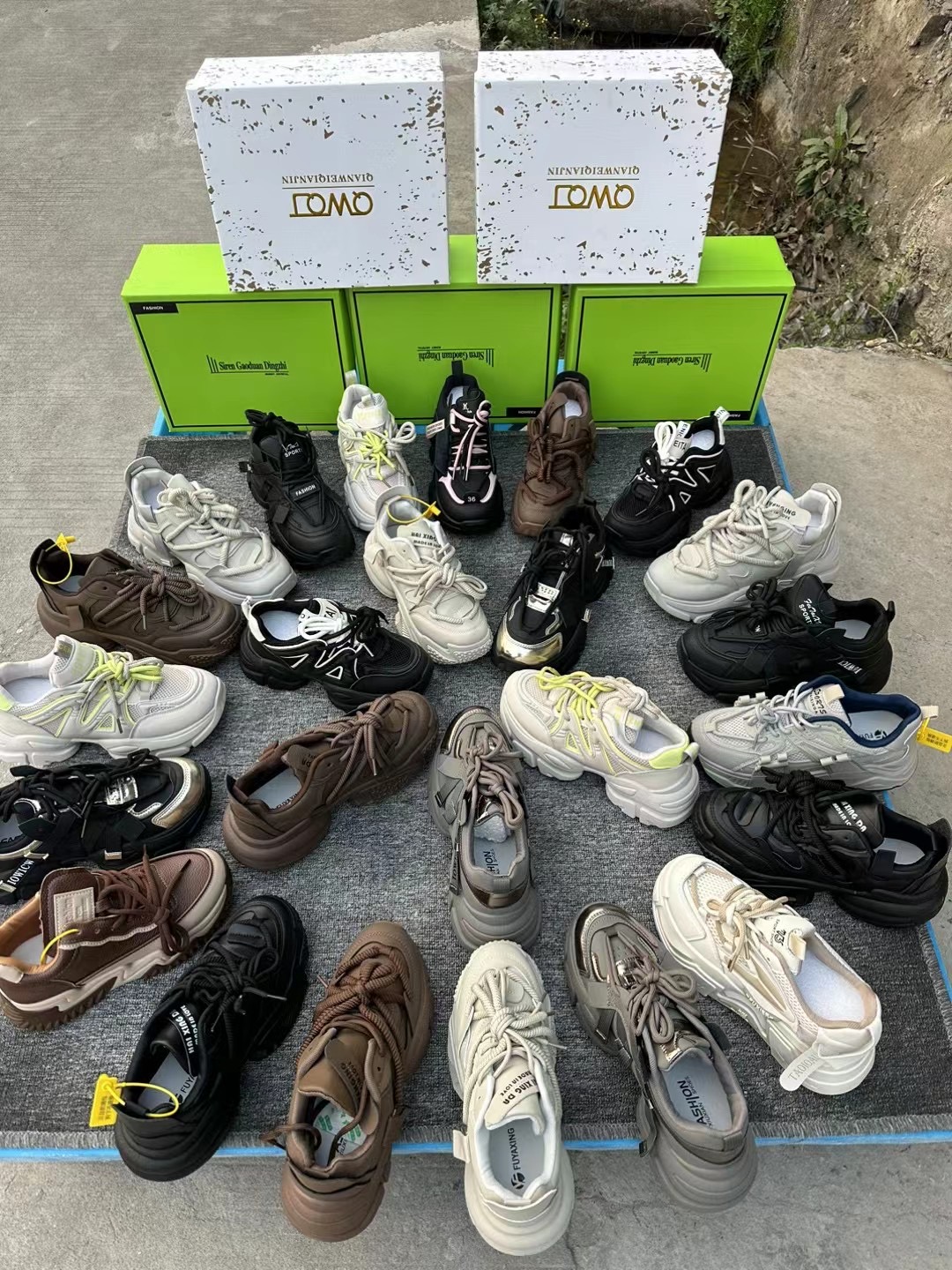 新款直播尾货库存鞋批发 电商赶集地摊现货女鞋 休闲运动鞋 源头工厂