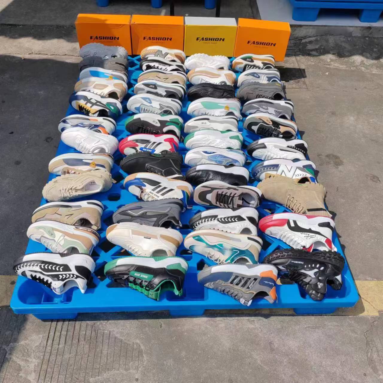 一手货源外贸库存鞋尾货鞋地摊鞋处理男女杂款断码鞋夜市赶集直播