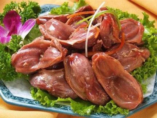 九霄云外鸭脖店