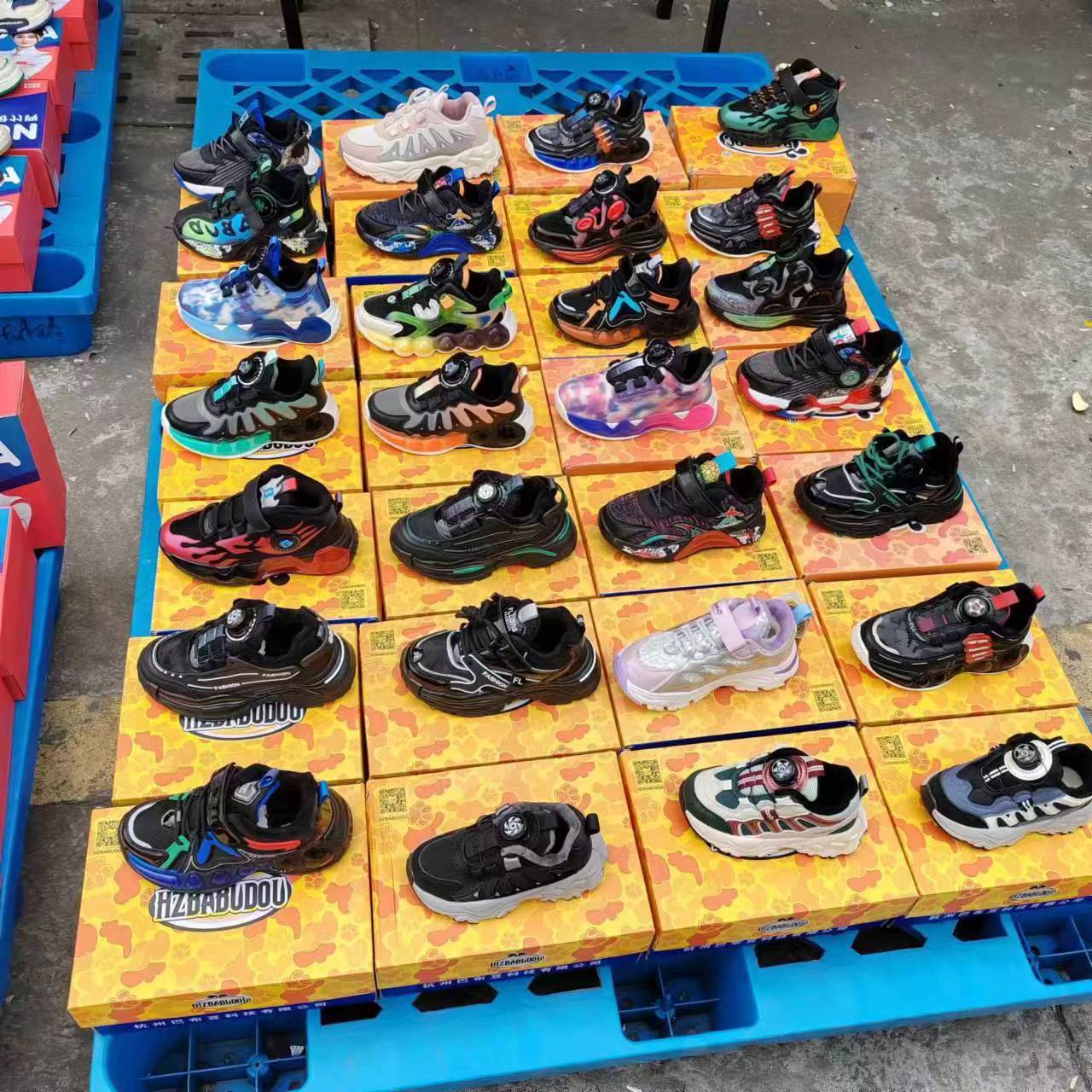 库存处理鞋 地摊货源 男女休闲运动鞋杂款尾货批发工厂尾单货源直播