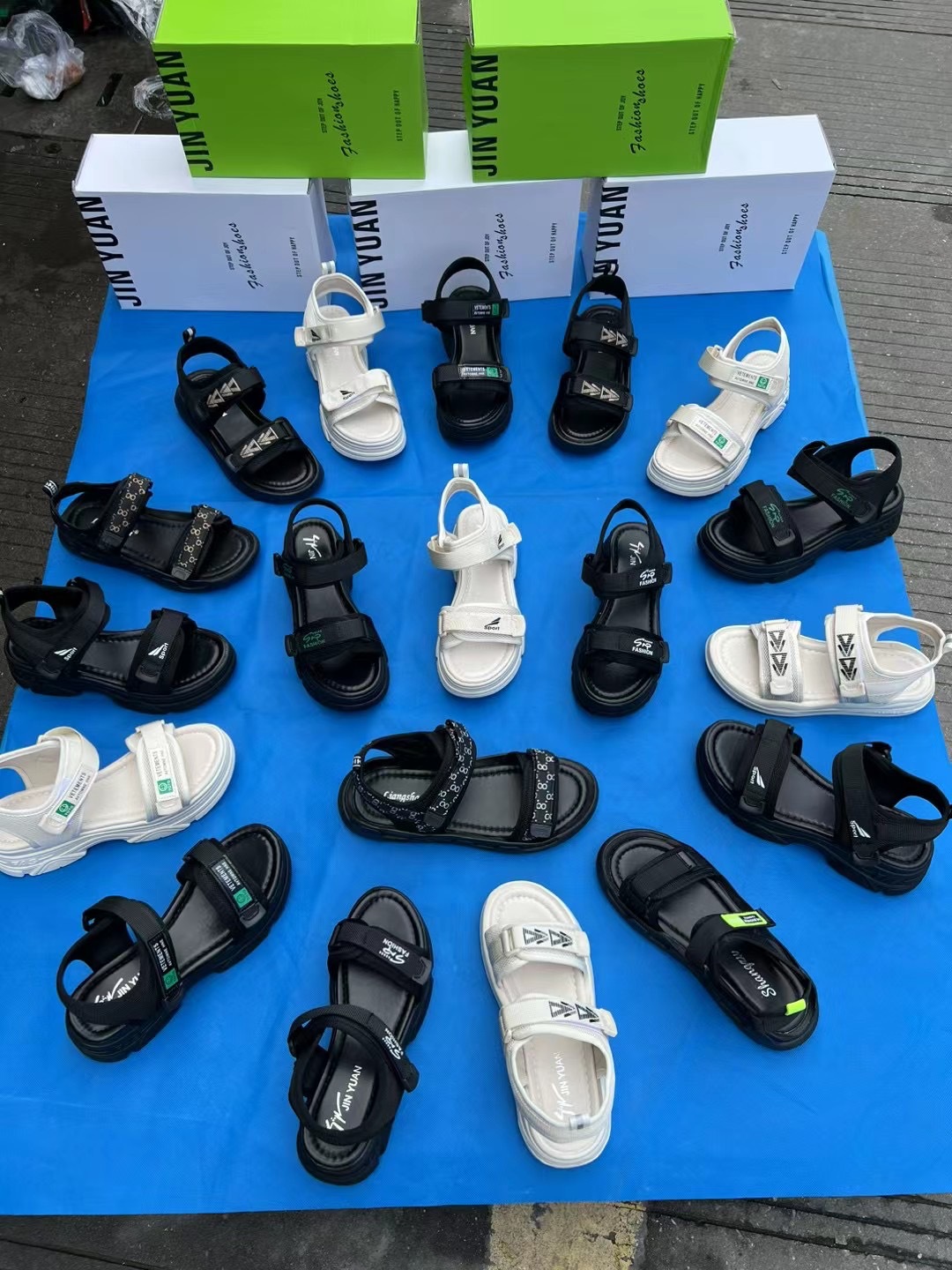 夏季新款厚底聚氨酯沙滩鞋工厂库存尾货处理鞋批发跑江湖摆摊凉鞋