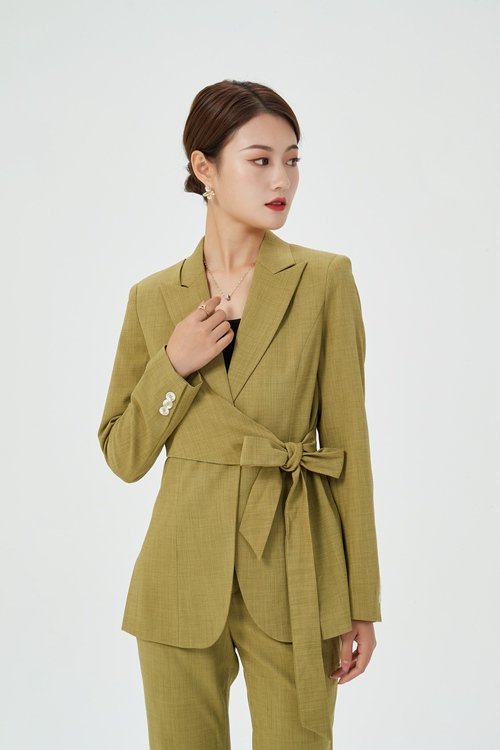 职场女性西装定制 量体裁衣 面料多选 专业定做西服