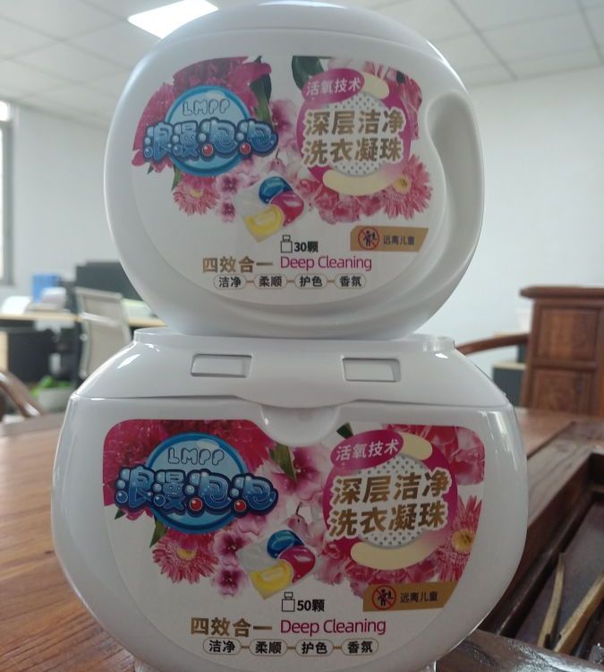 浪漫泡泡 洁净柔顺 护色香氛 四效合一 深层洁净 洗衣凝珠 30颗装 50颗装